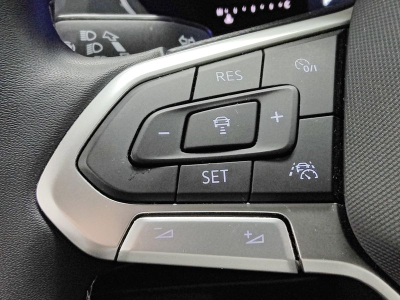 Used 2022 Volkswagen Tiguan SE AWD w/SunroofImage 31