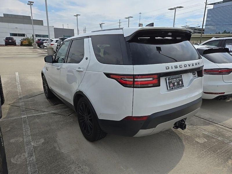 Used 2017 Land Rover Discovery HSEImage 4