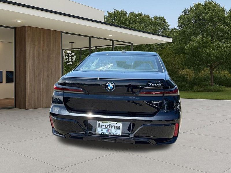 New 2026 BMW 7 Series 750e xDriveImage 9