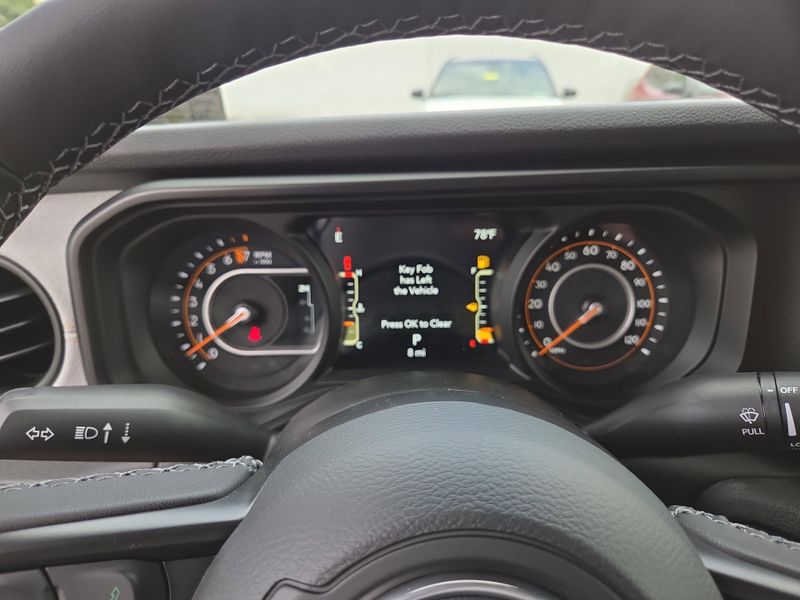 2025 Jeep Gladiator Willys photo 12