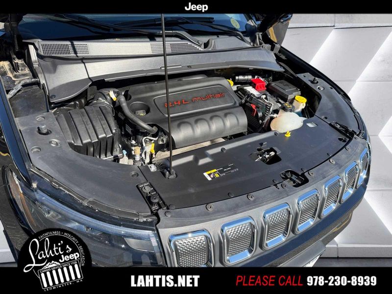 2022 Jeep Compass Latitude photo 17