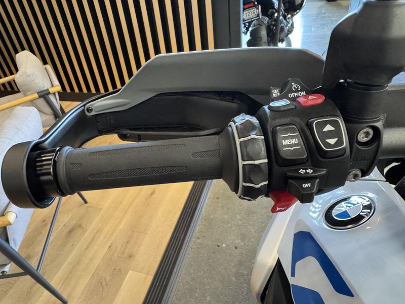 2025 BMW R 1300 GS - LIGHT WHITE 