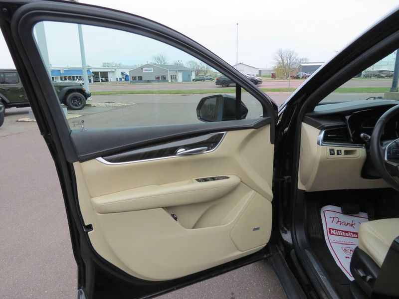 2018 Cadillac XT5 Base 4dr SUVImage 9