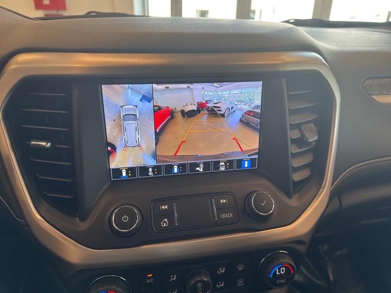 2022 GMC Acadia Denali