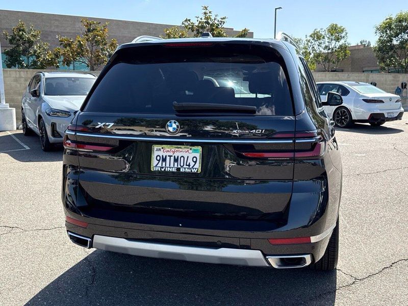 Used 2025 BMW X7 xDrive40iImage 9