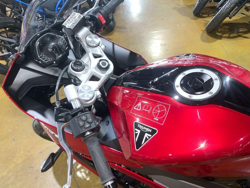 New 2025 Triumph DAYTONA 660 Image 18