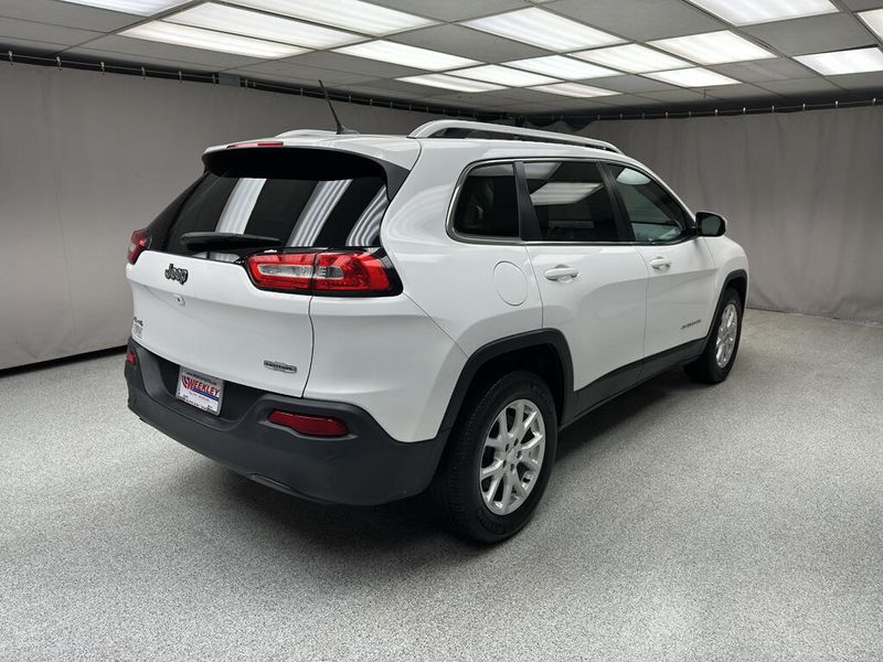 Used 2015 Jeep Cherokee LatitudeImage 4