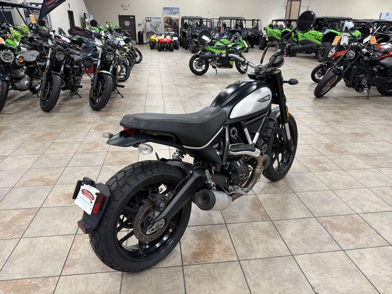 Used 2022 Ducati SCRAMBLER ICON DARK Image 17