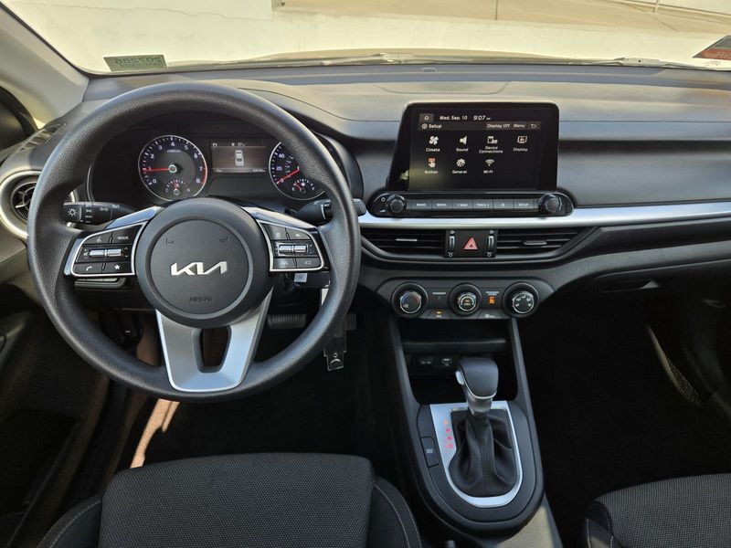2022 Kia Forte LXS photo 6