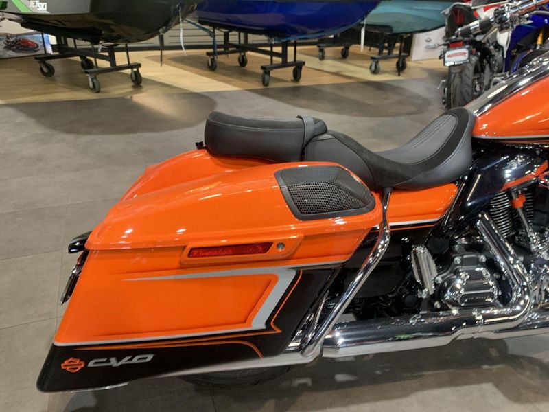 Used 2022 Harley-Davidson Road Glide CVO Road Glide Image 14
