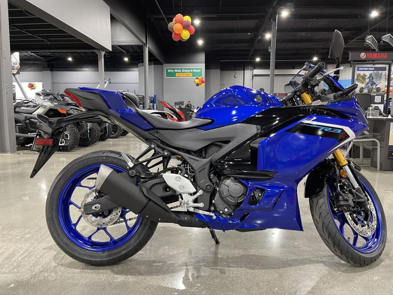 2025 Yamaha YZF-R3 ABS Image 7