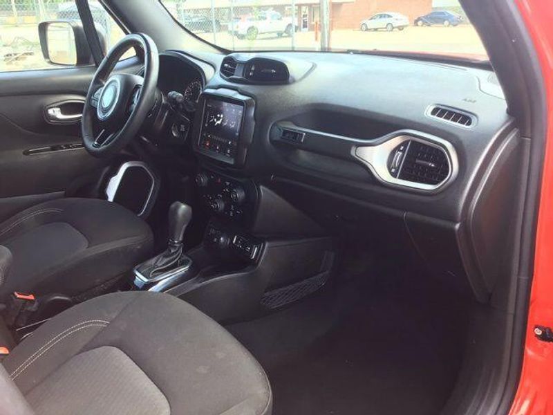 Used 2021 Jeep Renegade LatitudeImage 14