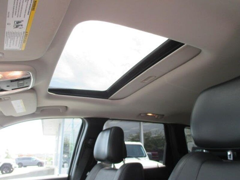 2012 Jeep Grand Cherokee Laredo AltitudeImage 17