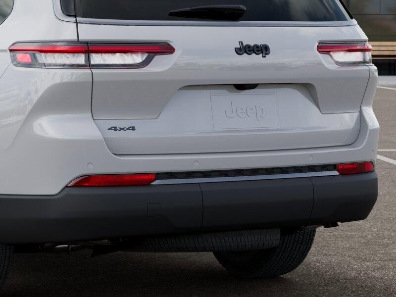New 2026 Jeep Grand Cherokee L Laredo Altitude 4x4Image 13