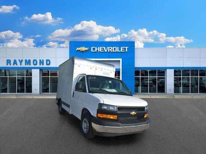 New 2026 Chevrolet Express 3500 Work VanImage 10