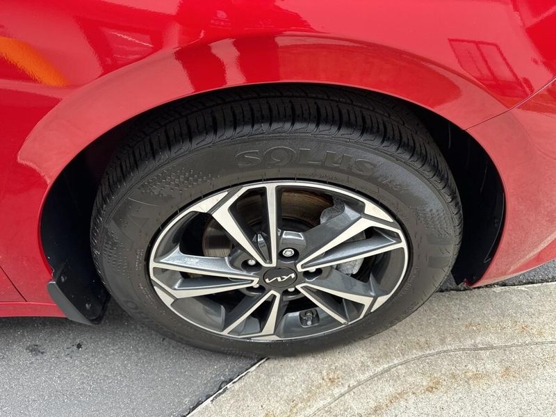 2024 Kia Forte LXSImage 9