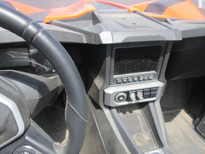 USED 2024 POLARIS SLINGSHOT SL AUTODRIVE Image 17
