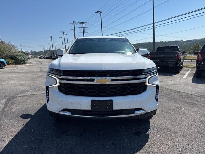 2024 Chevrolet Suburban LS photo 2
