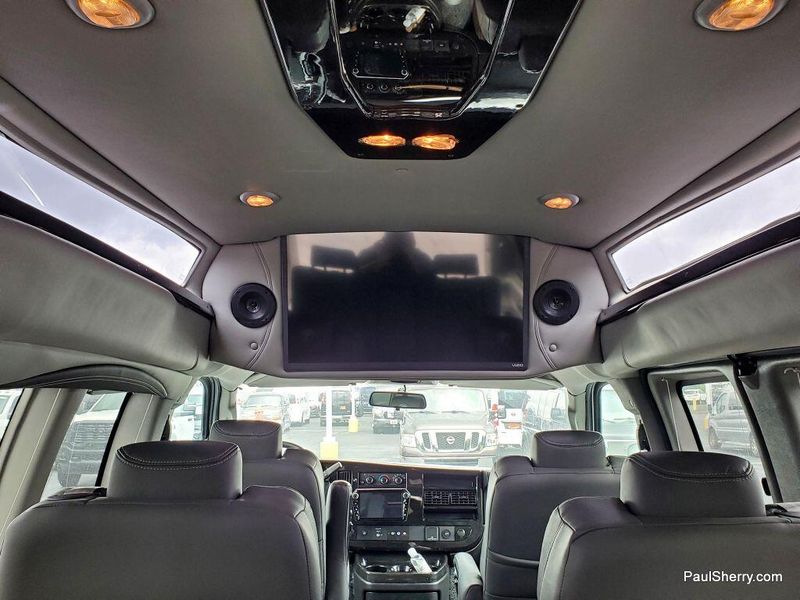 2022 GMC Savana Cargo Image 30
