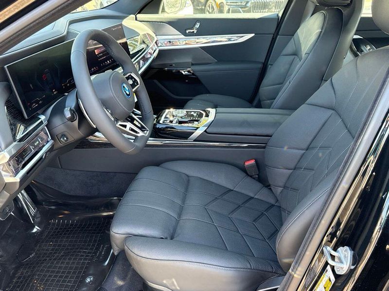 New 2026 BMW 7 Series 750e xDriveImage 15