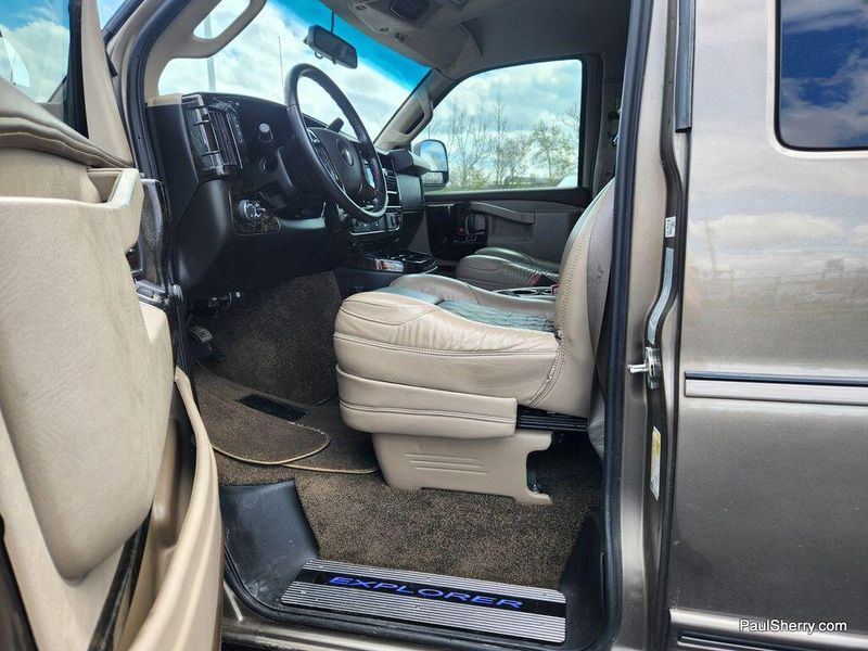 2023 Chevrolet Express Image 21