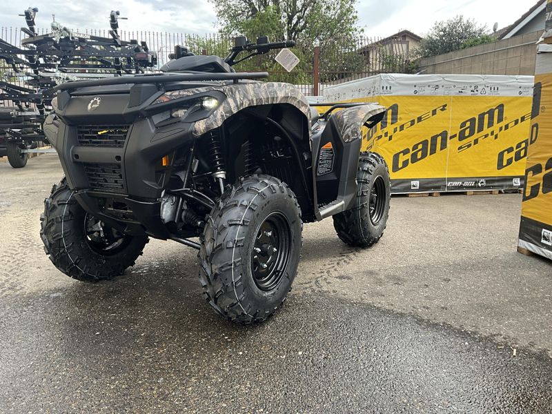 2025 Can-Am OUTLANDER 700 Image 3