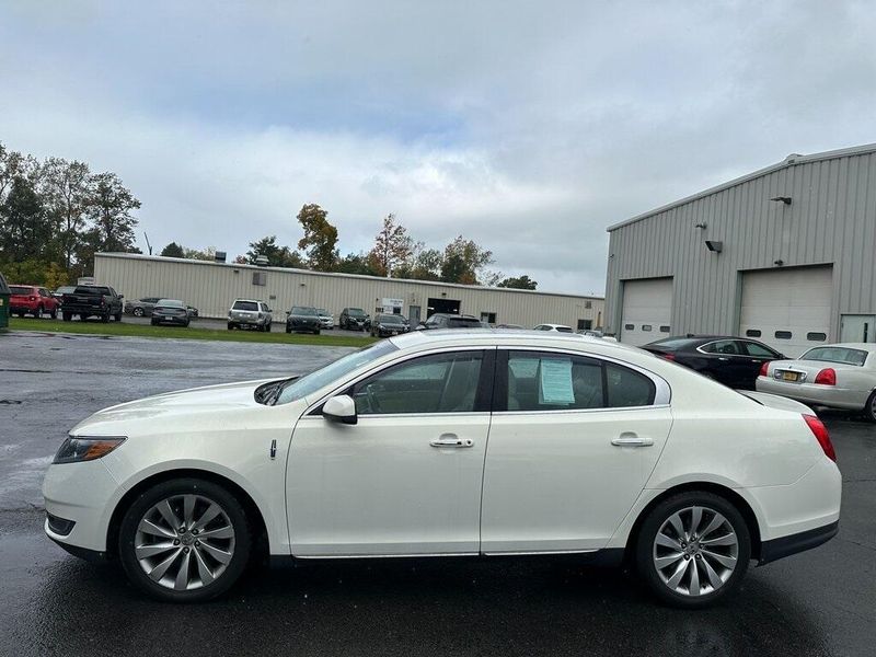 2013 Lincoln MKS BaseImage 10