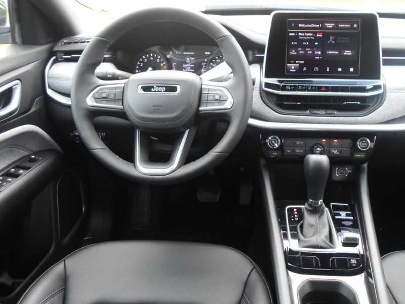 2025 Jeep Compass Latitude 4x4Image 4