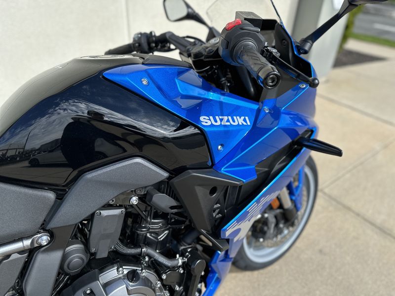 2024 Suzuki GSX8RImage 8