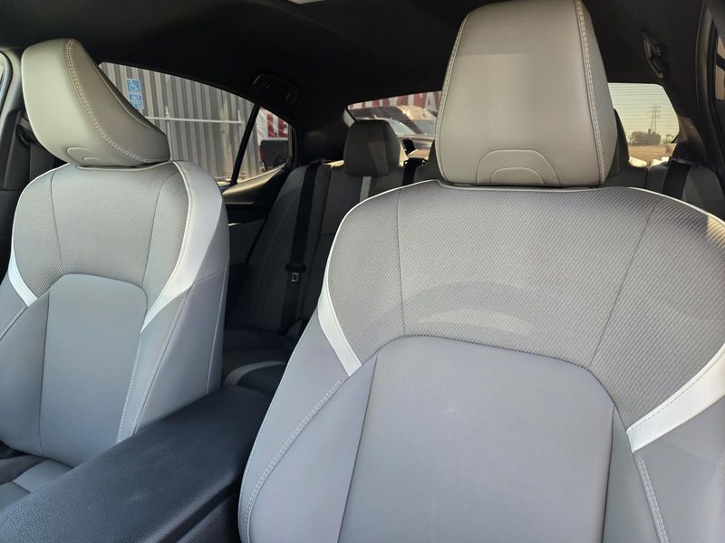 Used 2025 Toyota Camry SE (Natl)