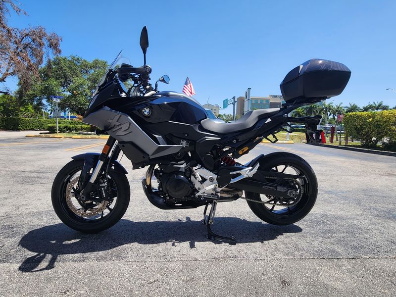 2022 BMW F 900 XR Image 6