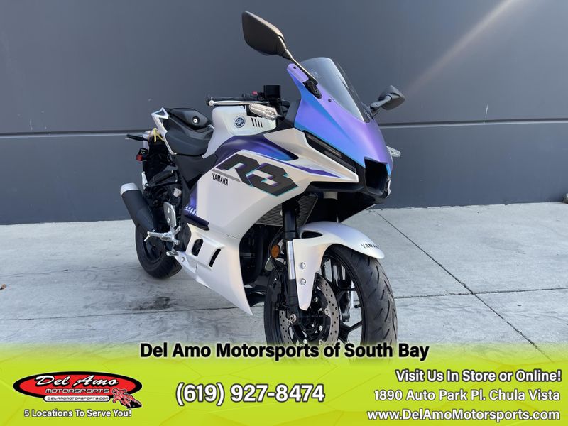 2025 Yamaha YZF-R3 ABS Image 1