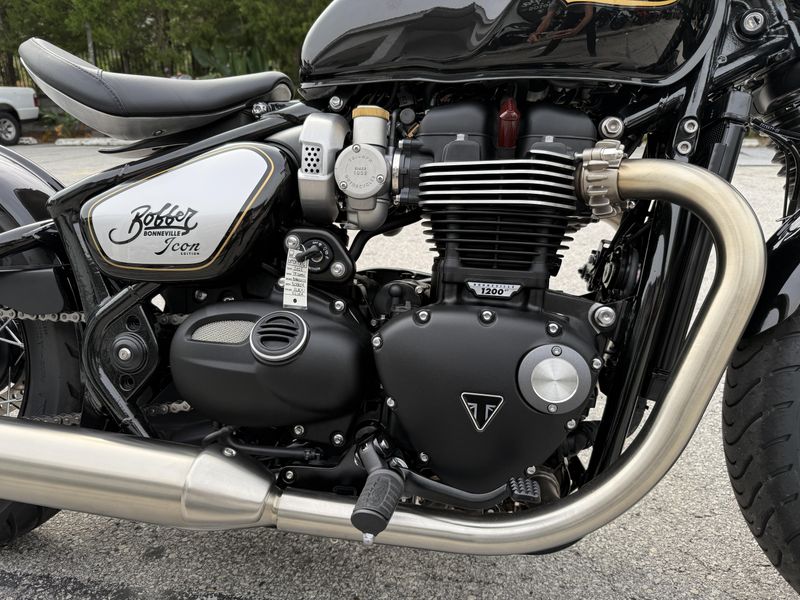 2025 Triumph Bonneville Bobber