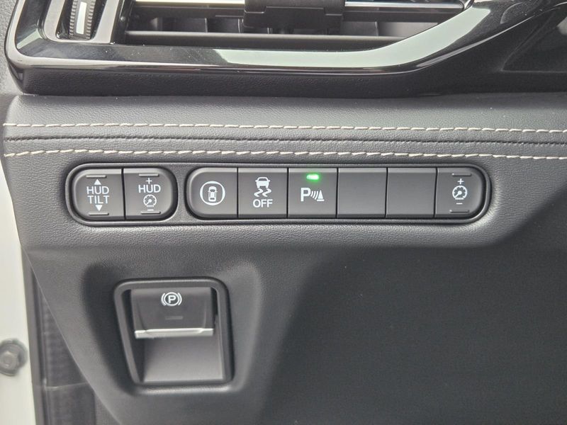 2022 Acura MDX SH-AWD Advance photo 13