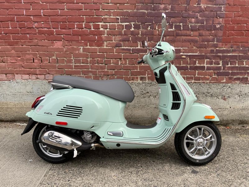 New 2025 Vespa GTS 310 VERDE AMABILE 