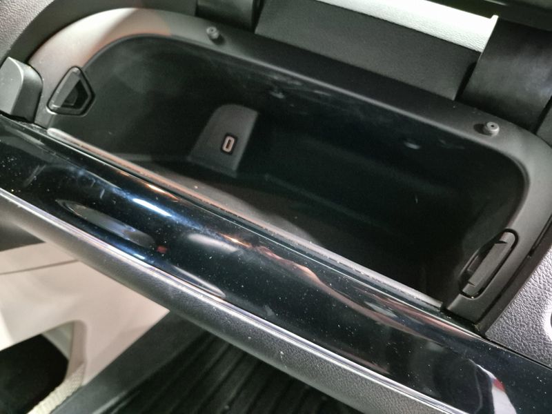 2019 Dodge Grand Caravan SXTImage 16