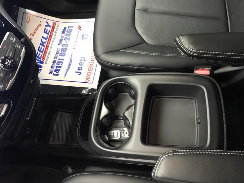 New 2026 Chrysler Pacifica SelectImage 6