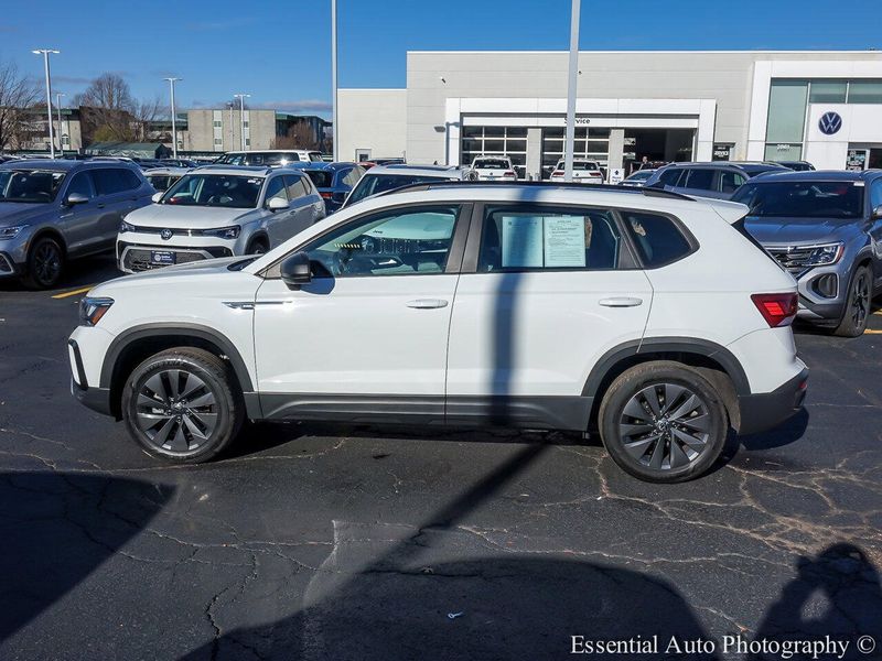 2023 Volkswagen Taos S photo 3