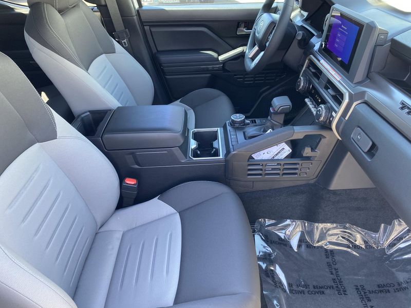 New 2025 Toyota Tacoma TRD Off Road HybridImage 10