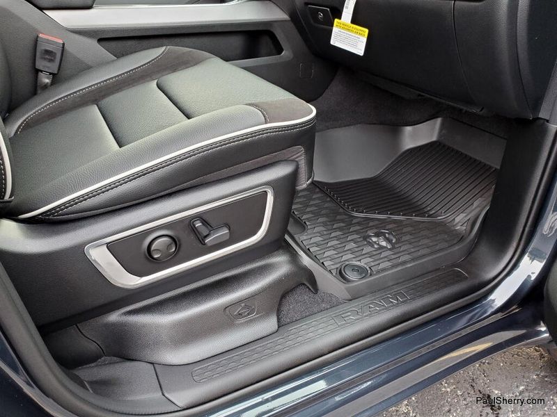 New 2026 RAM 1500 Laramie Crew Cab 4x4 5'7' Box