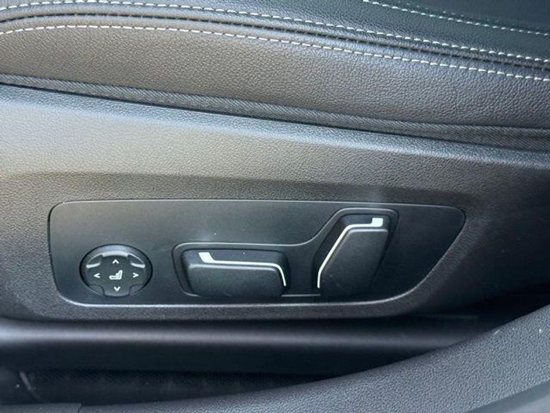 Used 2025 BMW 3 Series 330i xDriveImage 20