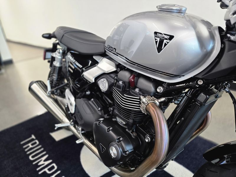 2025 Triumph SPEED TWIN 1200 