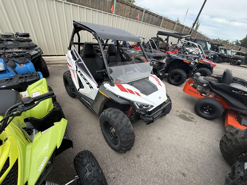 2022 POLARIS RZR 200 EFI