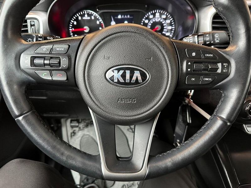 2016 Kia Sorento LXImage 3