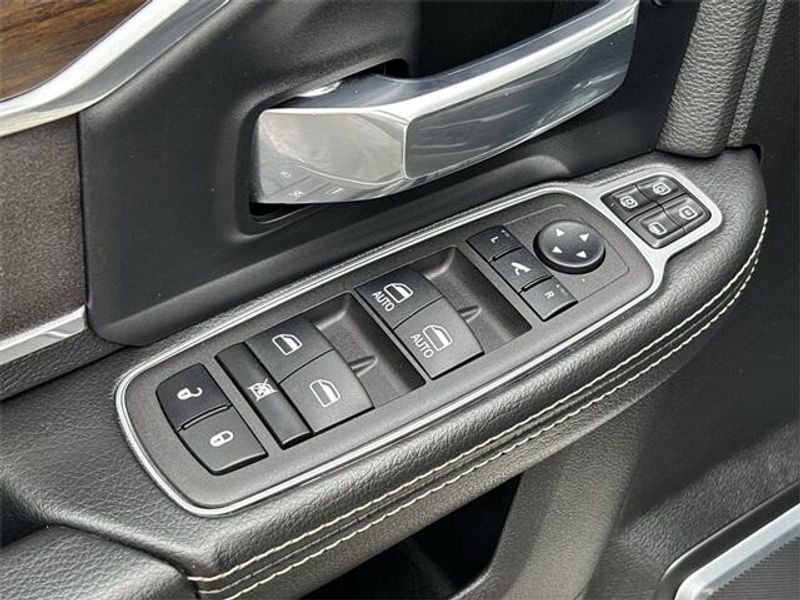 2024 Ram 2500 Laramie photo 20