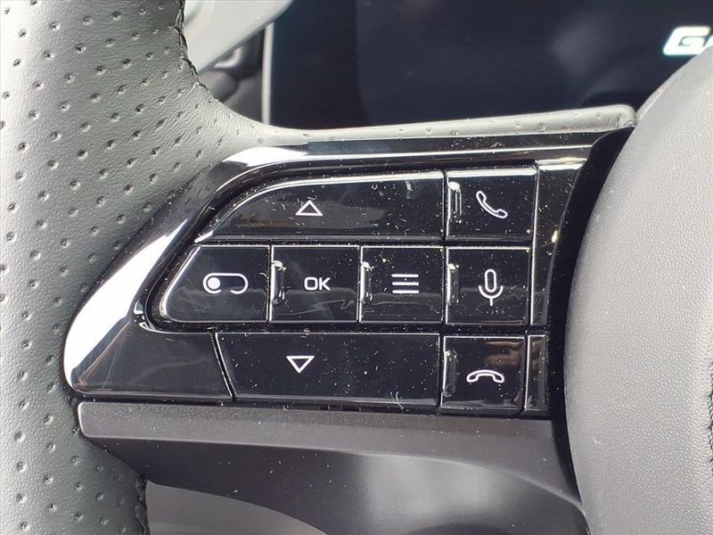 New 2026 Maserati Grecale ModenaImage 12