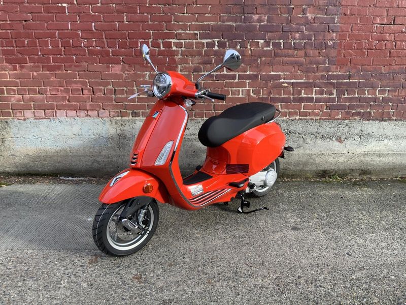 New 2024 Vespa PRIMAVERA 50 