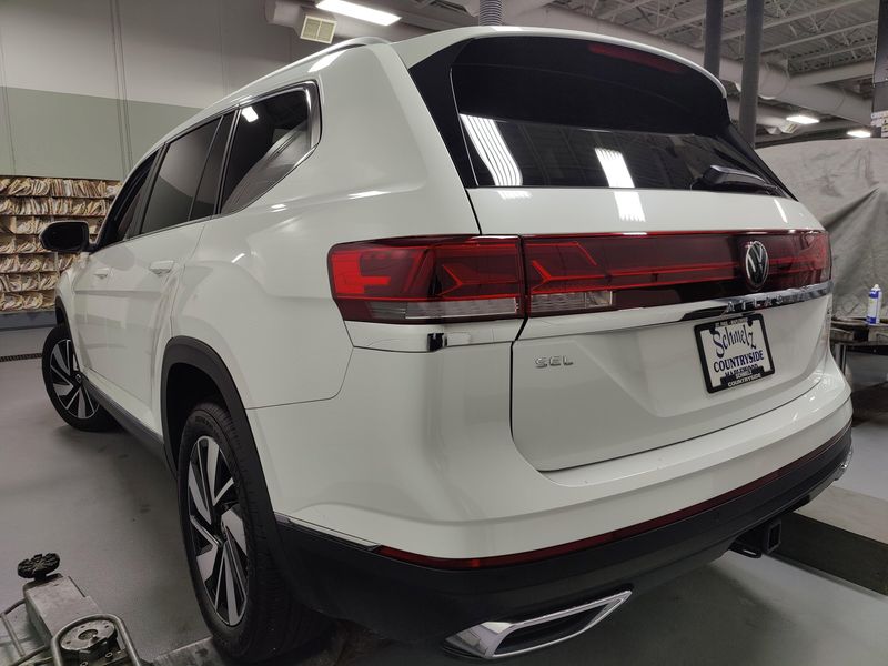Used 2024 Volkswagen Atlas SEL AWD w/Sunroof & NavigationImage 11