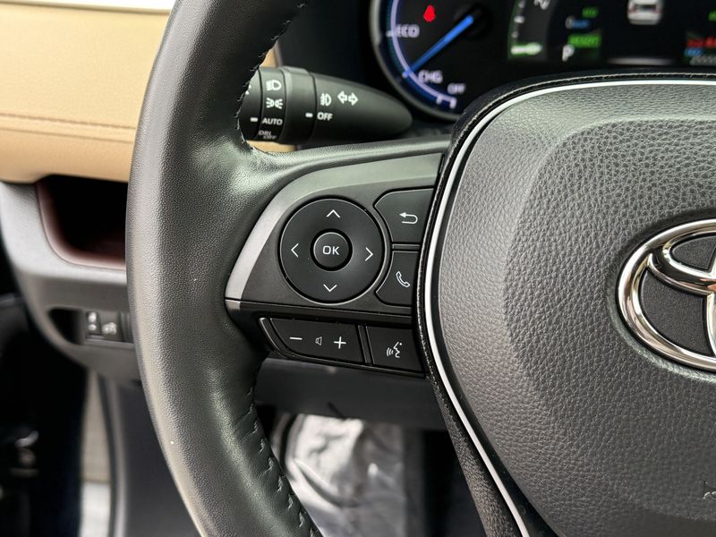 2021 Toyota RAV4 Hybrid LimitedImage 26