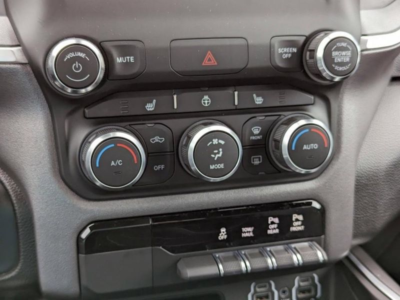 2023 RAM 1500 Big Horn Crew Cab 4x4 5
